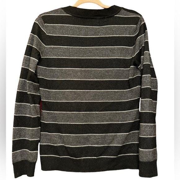 New York & Co Low Vneck Sweater Size Small - Picture 2 of 4